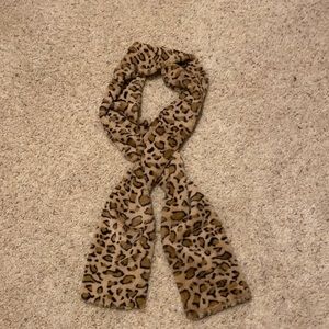 Beautiful leopard print scarf.